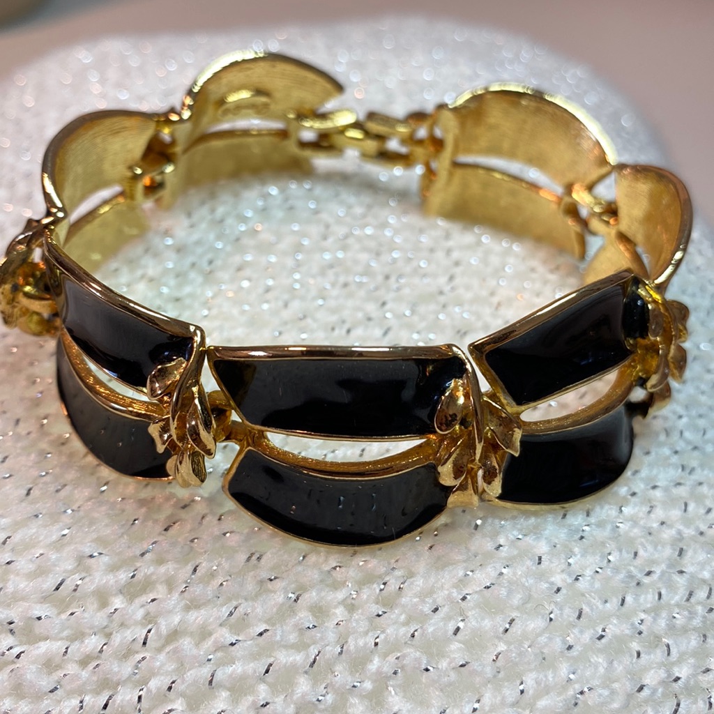 Vintage Daria Black Enamel & Gold Leaves Bracelet